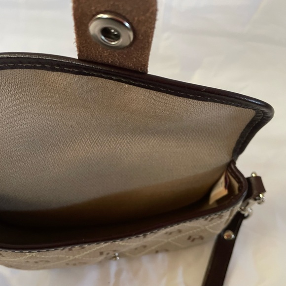 Dooney & Bourke small clutch - Picture 2 of 4